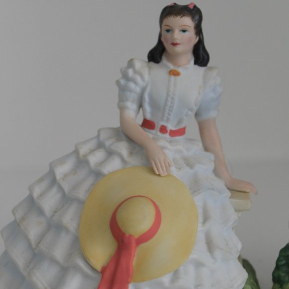 Scarlett O’Hara and Rhett Butler from GONE WITH THE WIND figurines - Picture 3 of 14